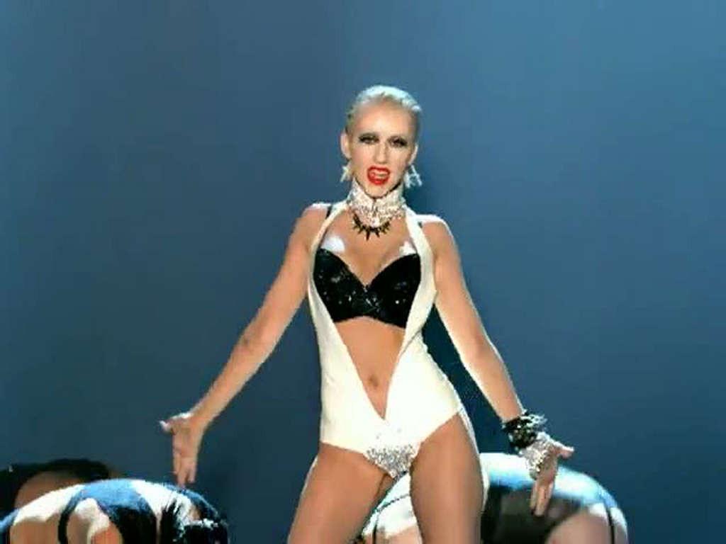 16P Christina Aguilera looking very sexy in bra and panties