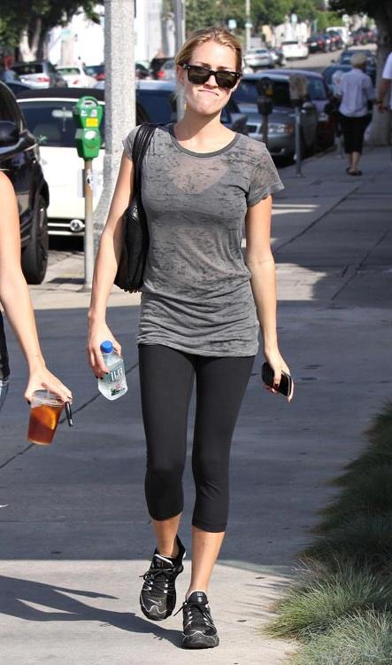15P Kristin Cavallari showing big boobs in black bra