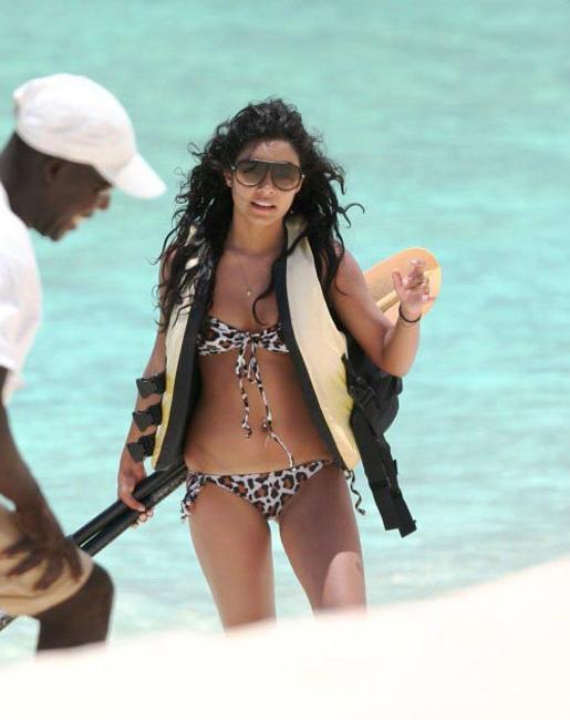 16P Vanessa Hudgens caught tanning in bikini