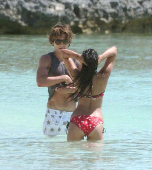 16P Vanessa Hudgens caught tanning in bikini