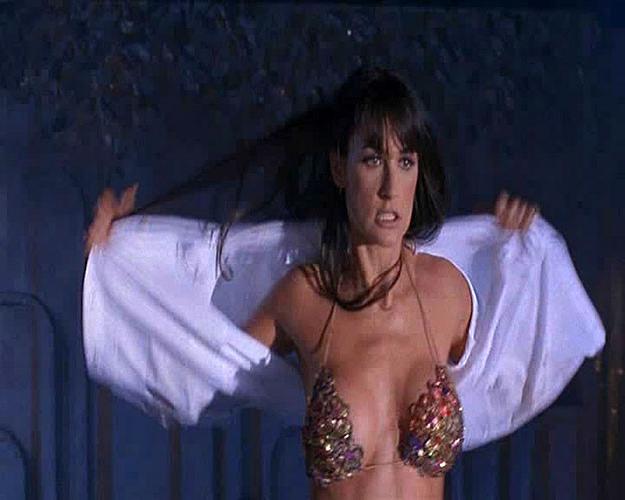 10P Demi Moore performing streaptese and exposing her nice body in bra and panties