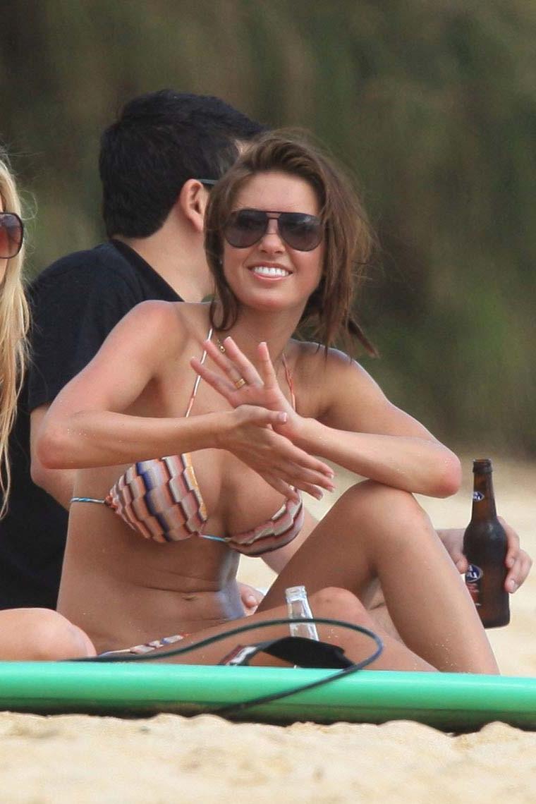 15P Audrina Patridge in bikini and showing her boobs
