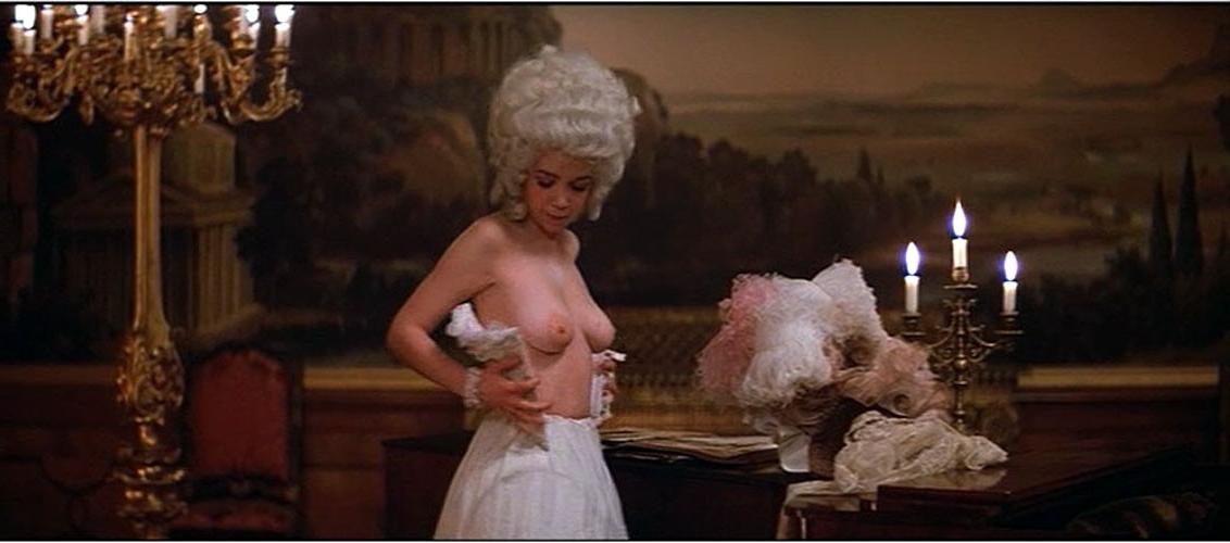 16P Elizabeth Berridge showing her nice big tits and stripping