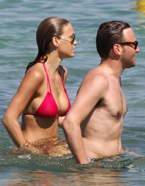 16P Bar Refaeli posing very sexy in bikini on beach