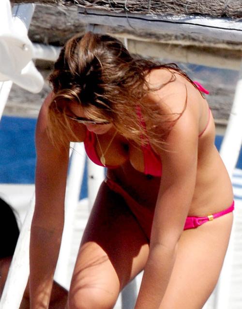 16P Bar Refaeli posing very sexy in bikini on beach