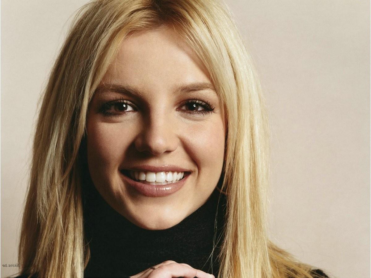 16P Sexy pop princess britney spears exposed