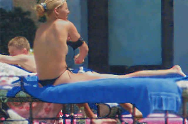 15P Super sexy nude tennis player Anna Kournikova