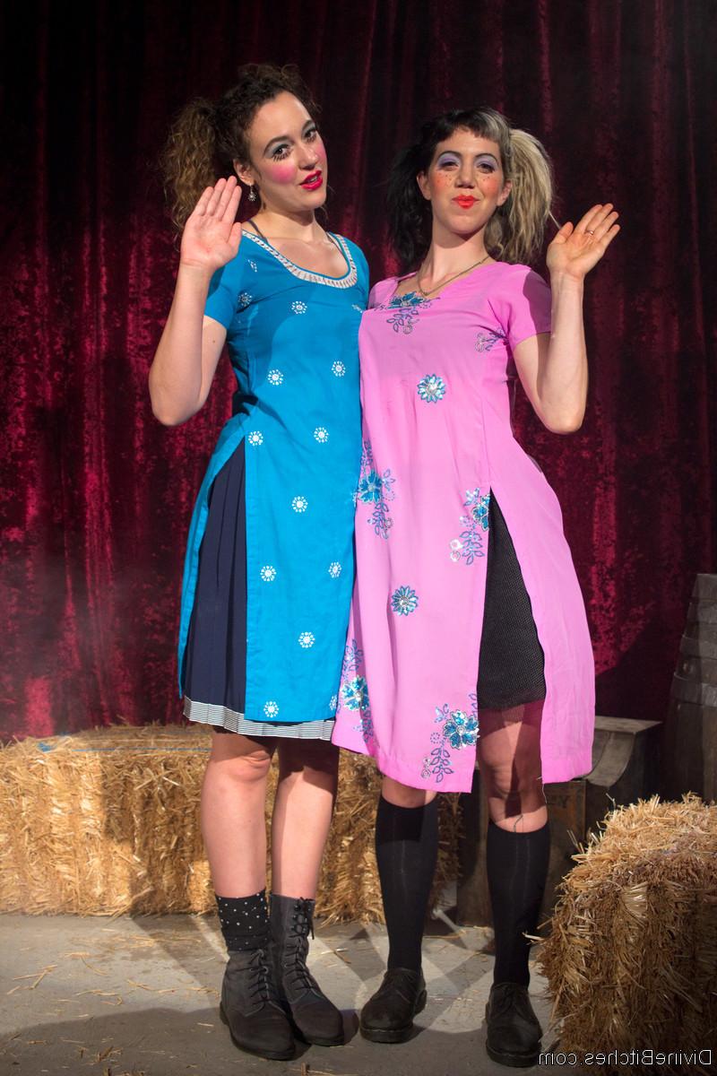 20P Happy Halloween from the Divine Bitches! Maitresse Madeline Marlowe leads a trav
