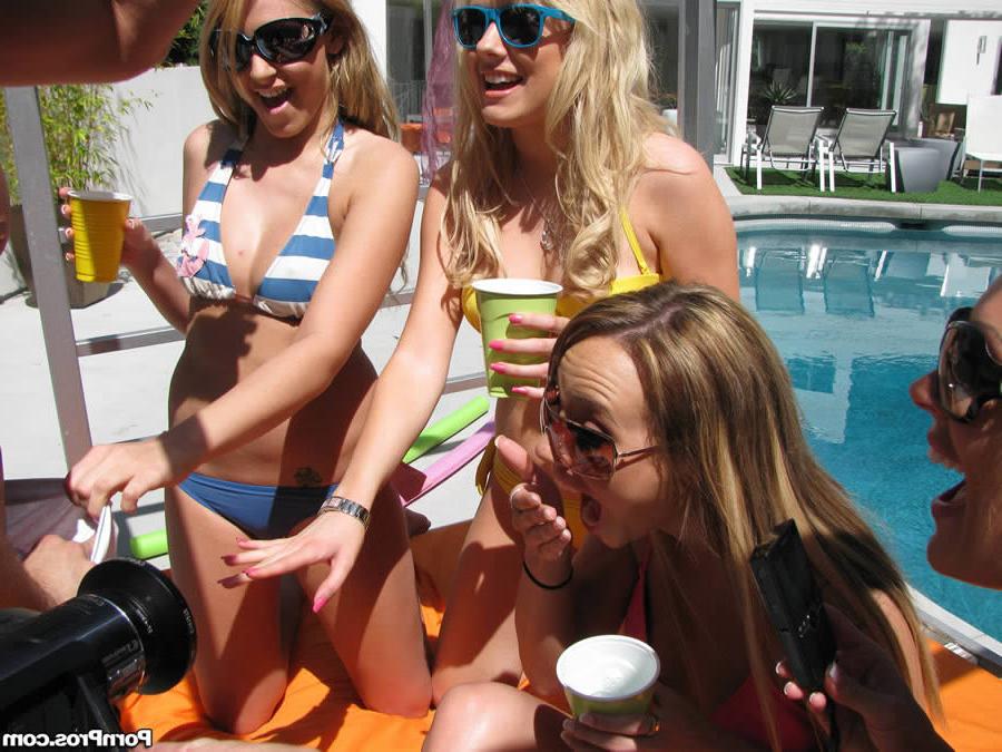 16P Mean girls having a mad party with a confused stripper