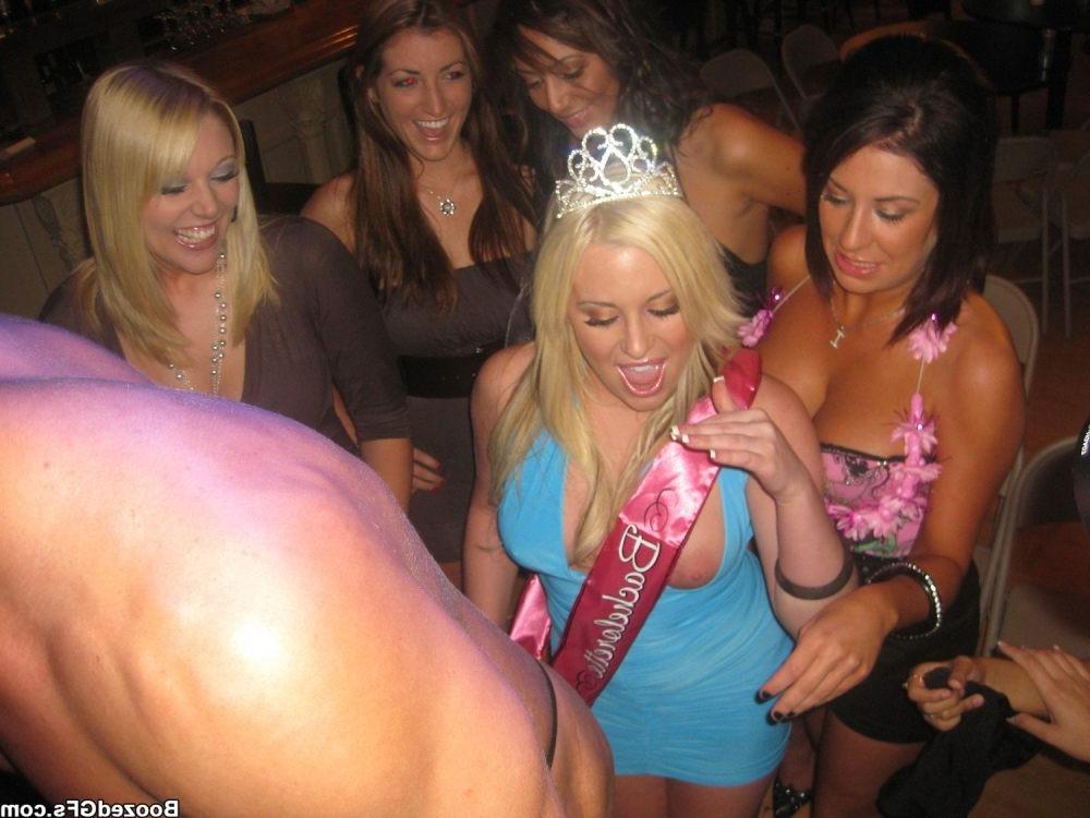 15P Drunk girlfreinds at a bachorlette party
