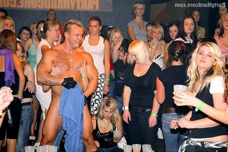 18P Orgy featuring real amateur girls