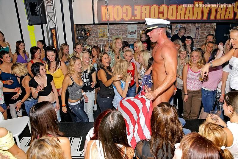 18P Party chicks overwhelmed by dudes
