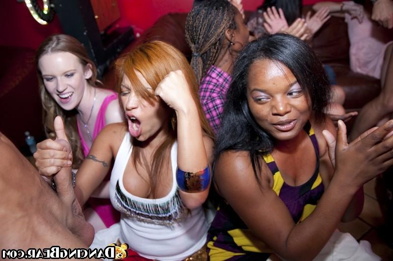 20P Ladies lusting allover malestripper