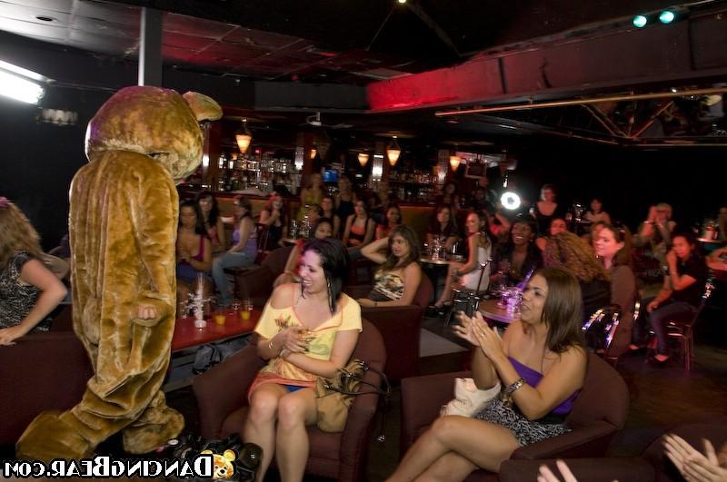 20P Streetgirls chasing on a stripper
