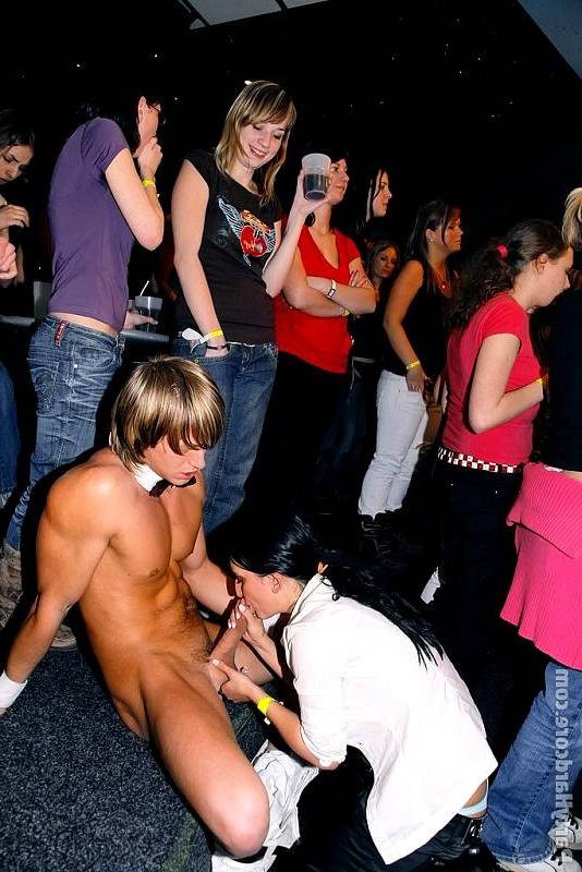 20P Teens enjoy alcohol and strippers