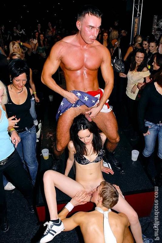 20P Teens enjoy alcohol and strippers
