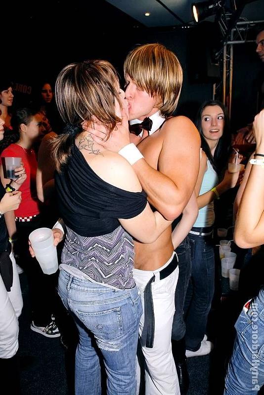 20P Teens enjoy alcohol and strippers