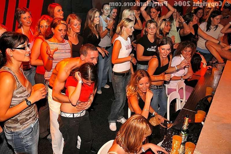 20P Two blondes fight for a piece of strippers cock