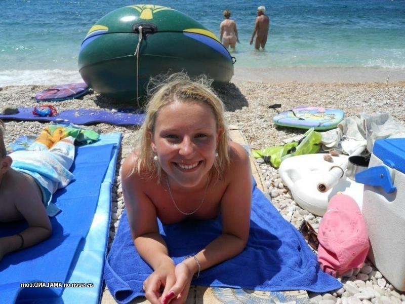 10P Lovely sexy blonde wife goes topless on vacation