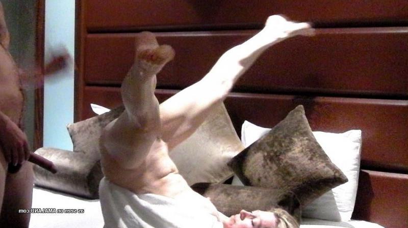 15P Gallery of a kinky housewife getting wild with her lover