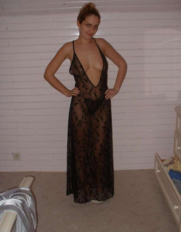 15P Pictures of a hot wife teasing her hubby