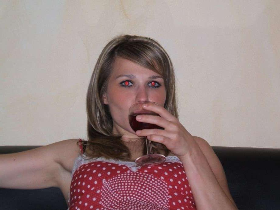 15P Pictures of a drunk and horny wife giving a hot BJ