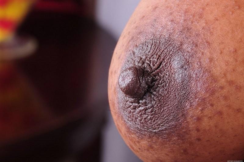 15P Tahyti is a thick ebony tattoed honey