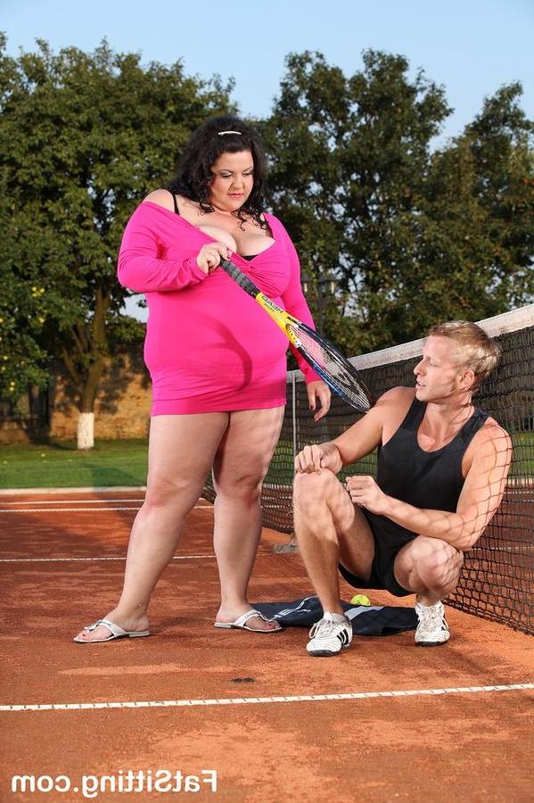 16P Enormous chick sitting on her tennis coaches face