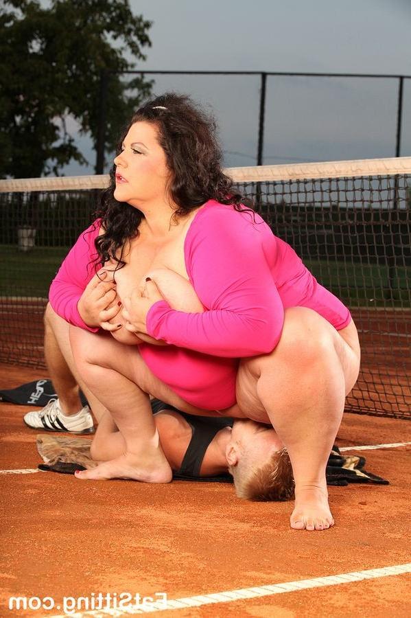 16P Enormous chick sitting on her tennis coaches face