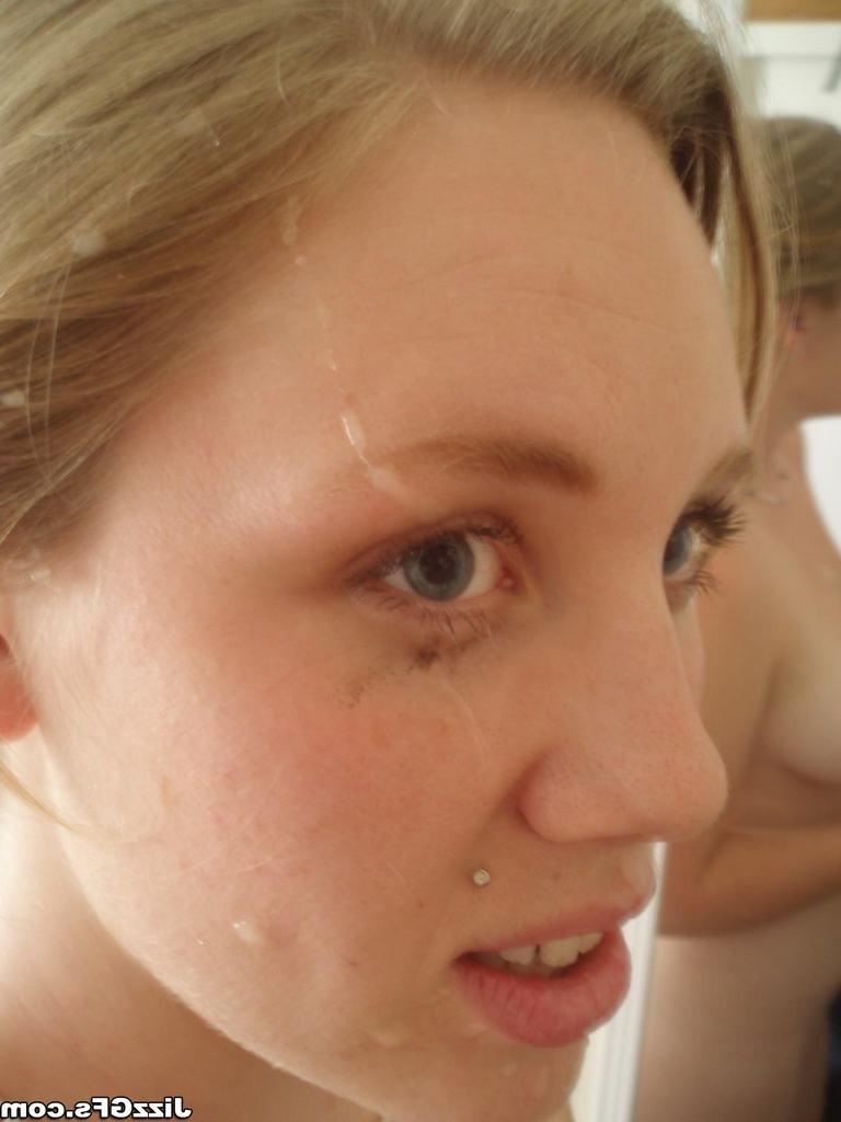 15P Petite amie teen amateur reçoit une éjaculation faciale dans les yeux