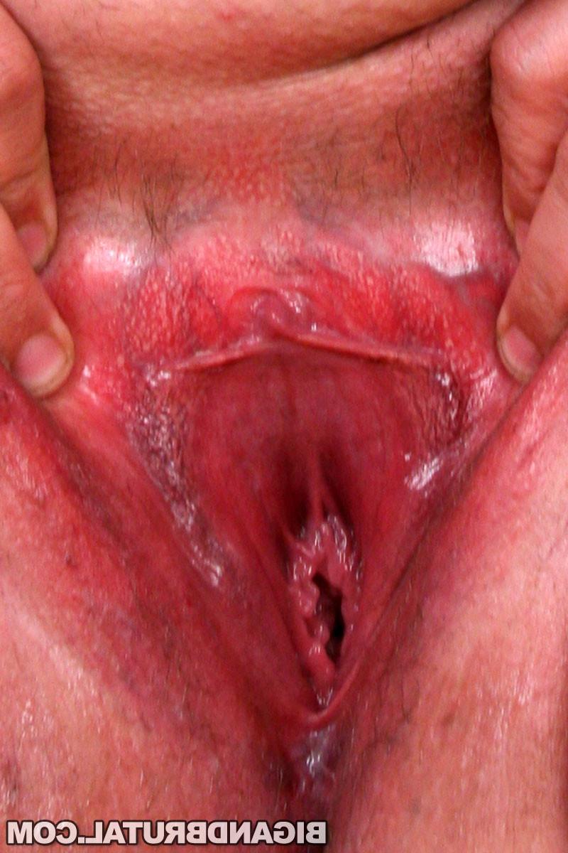 15P BBW babe fucks a massive baseball bat