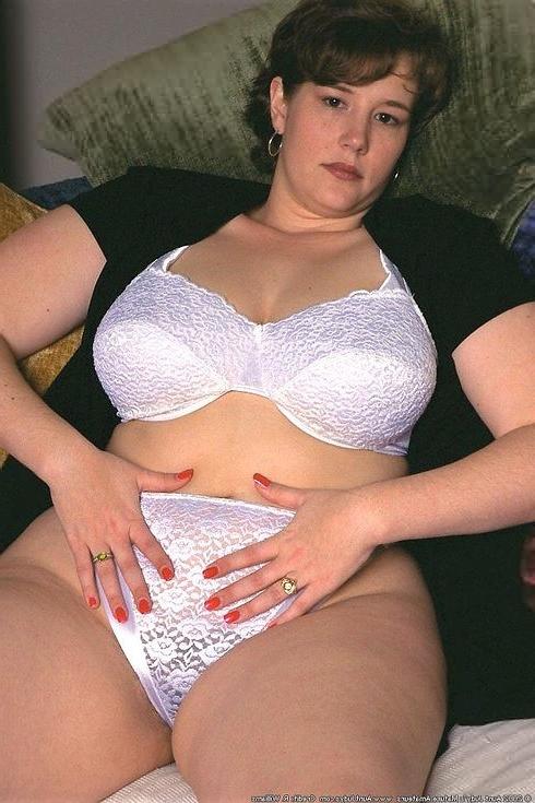 16P Cute Big Tit Thirty Plus BBW Loses Big Bra and Panties