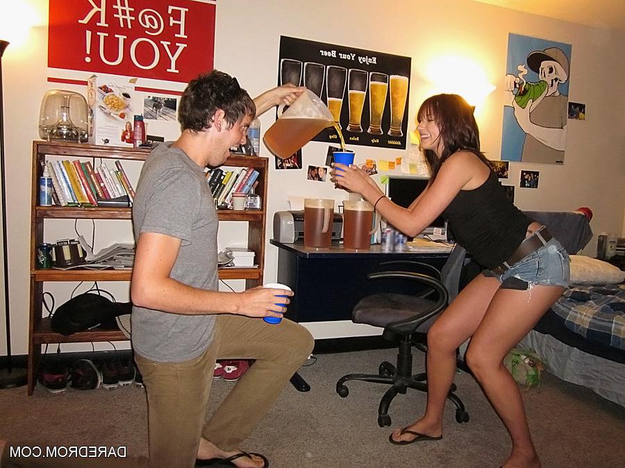 12P 2 hot college babes suck and fuck guys cock in these real amateur fucking group 