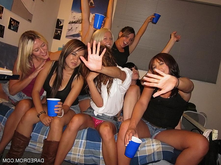 12P 2 hot college babes suck and fuck guys cock in these real amateur fucking group 