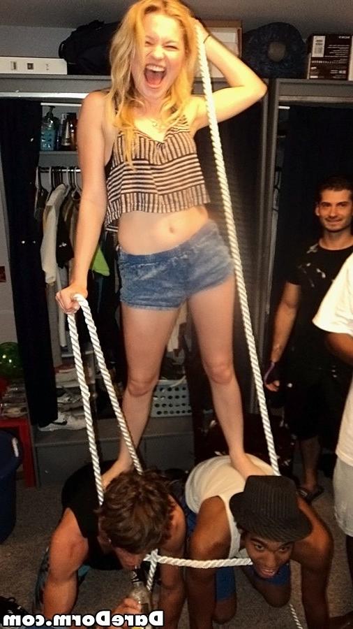 12P Super sexy hot ass teenies nailed hard in this real amateru college group sex pa