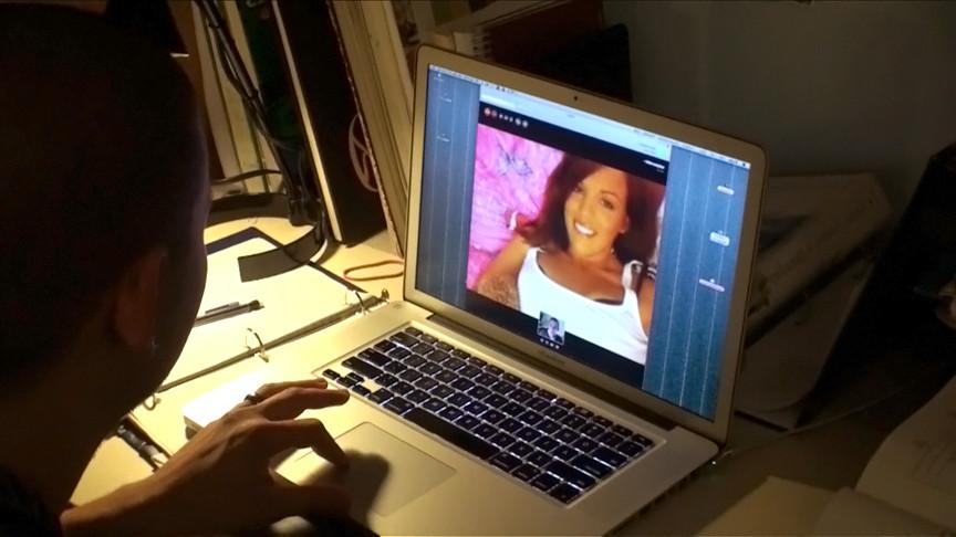 12P Hot college dorm room webcam babe masturbates and fucks on her webcam for colleg