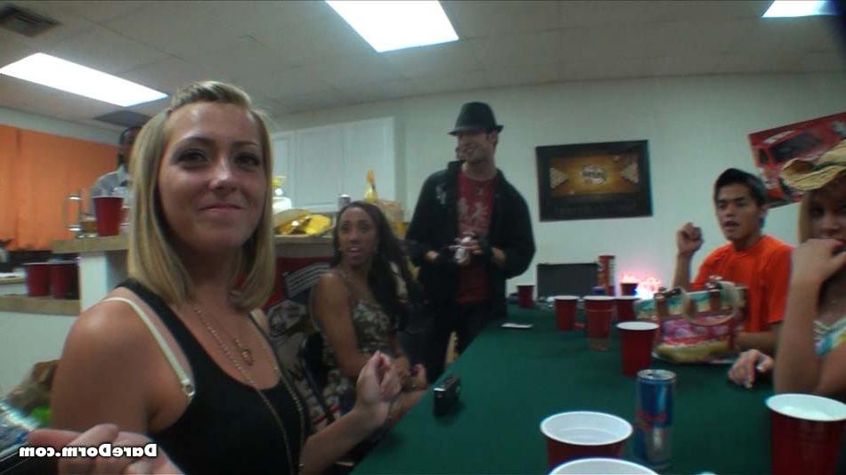12P Hardcore students party with alcohol and fucking