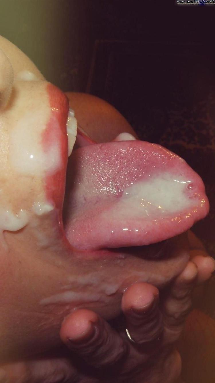 15P Real amateur blowjobs cumshots and facials