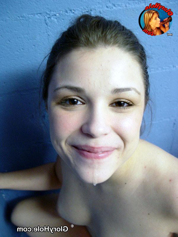 16P Video booth cutie sucking off a huge black cock