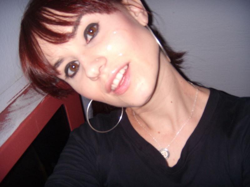 18P Redhead teen slut Guenivere goes down and gives her boyfriend head
