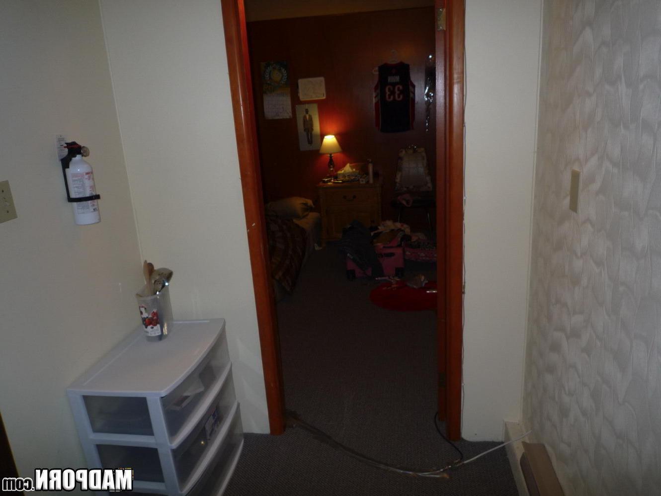 15P Real amateur couples pawn their sextapes
