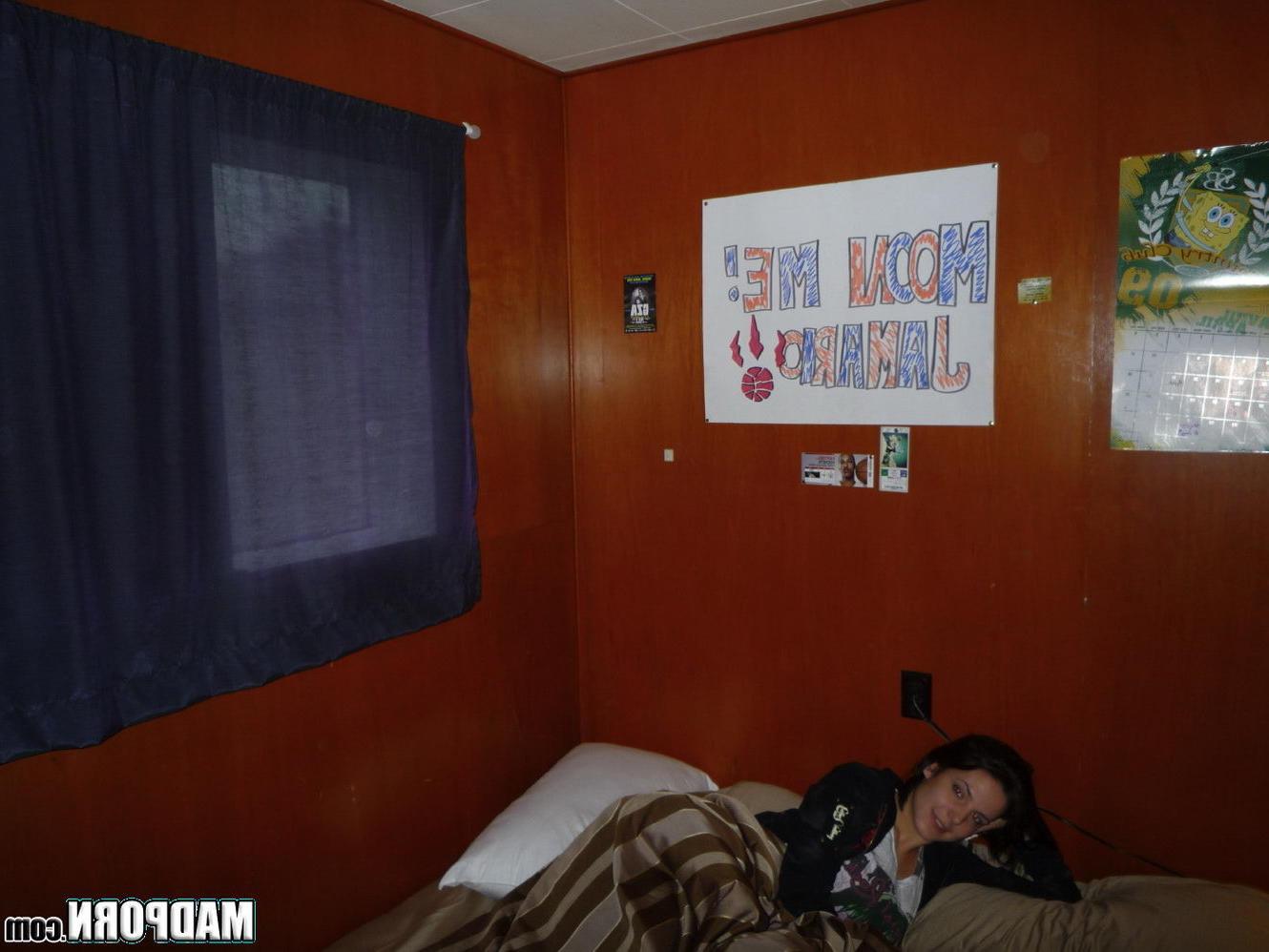 15P Real amateur couples pawn their sextapes