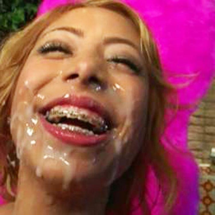 15P Real amateur girlfriends taking facials