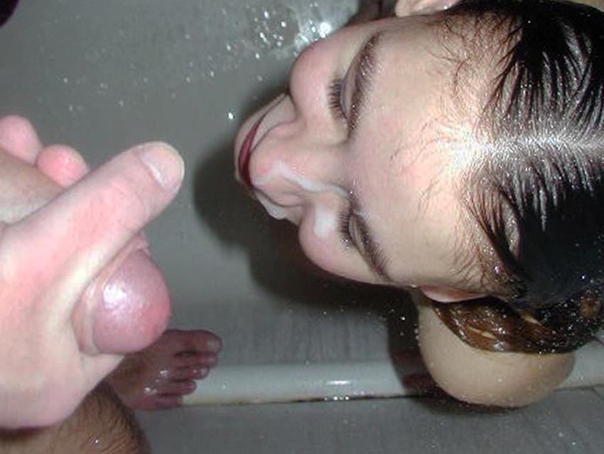 15P Real amateur girlfriends taking facials