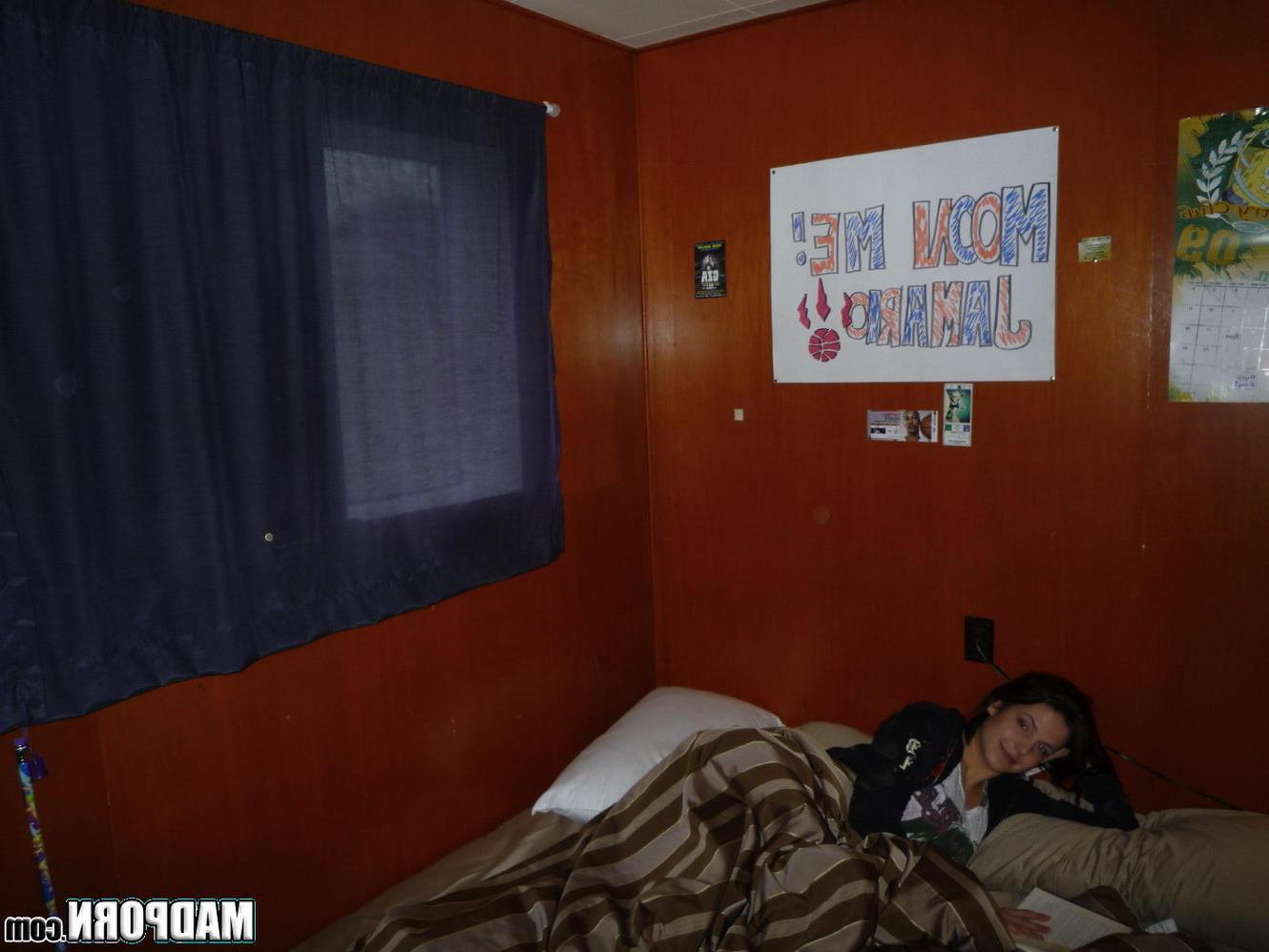 14P Real amateur couples pawn their sextapes