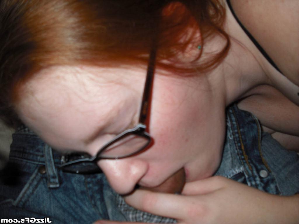 15P Nerdy amateur girlfriend in glasses gets homemade facial cumshot