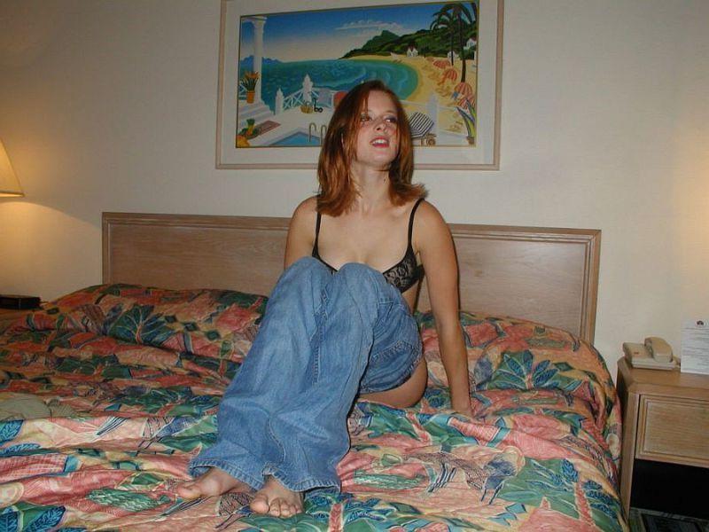 15P Redhead girlfriend fucked with cumshot on pussy in homemade pix