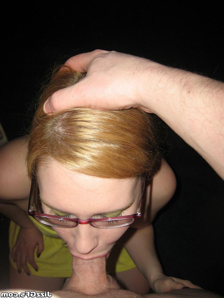 15P Amateur girlfriend in glasses gets homemade facial