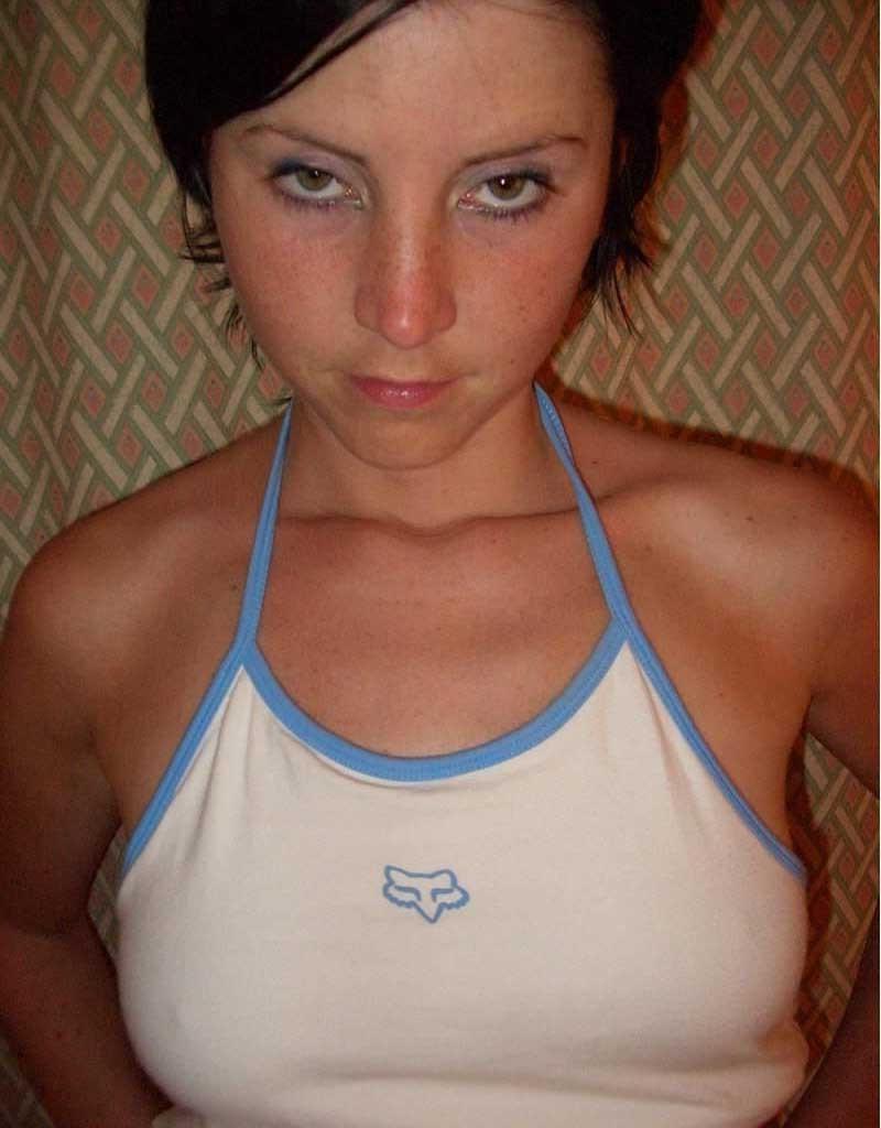 15P Dirty girlfriends get facial cumshots