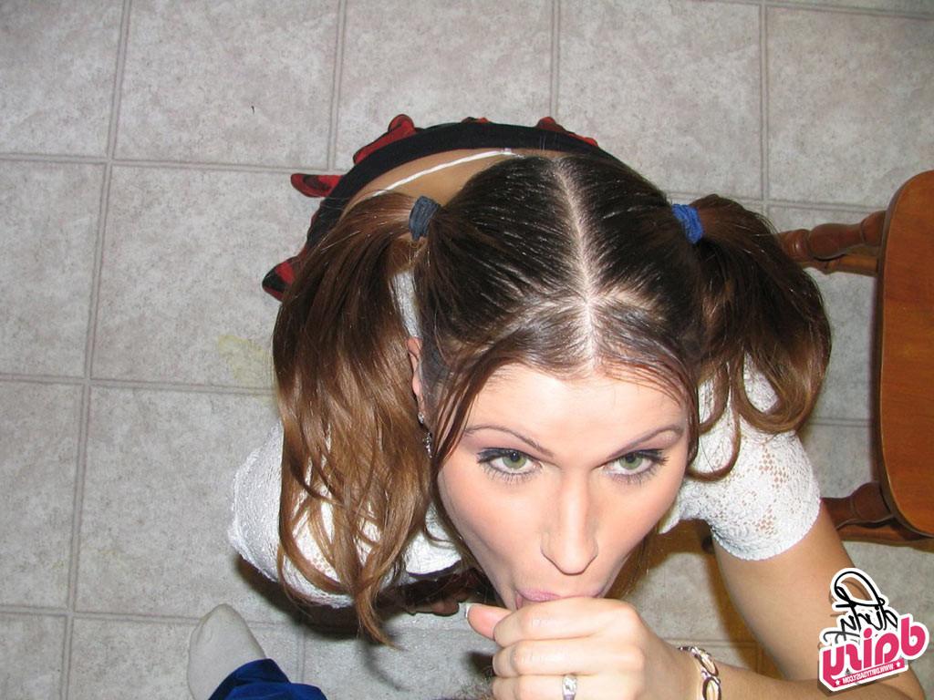 15P This hot amateur babe takes a cumshot to the face